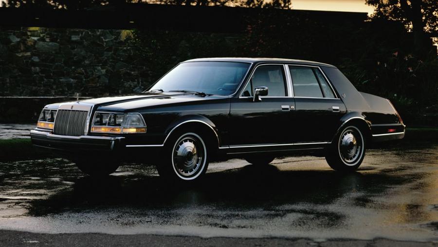  Lincoln Continental 1984 года  (фото 3 из 6)
